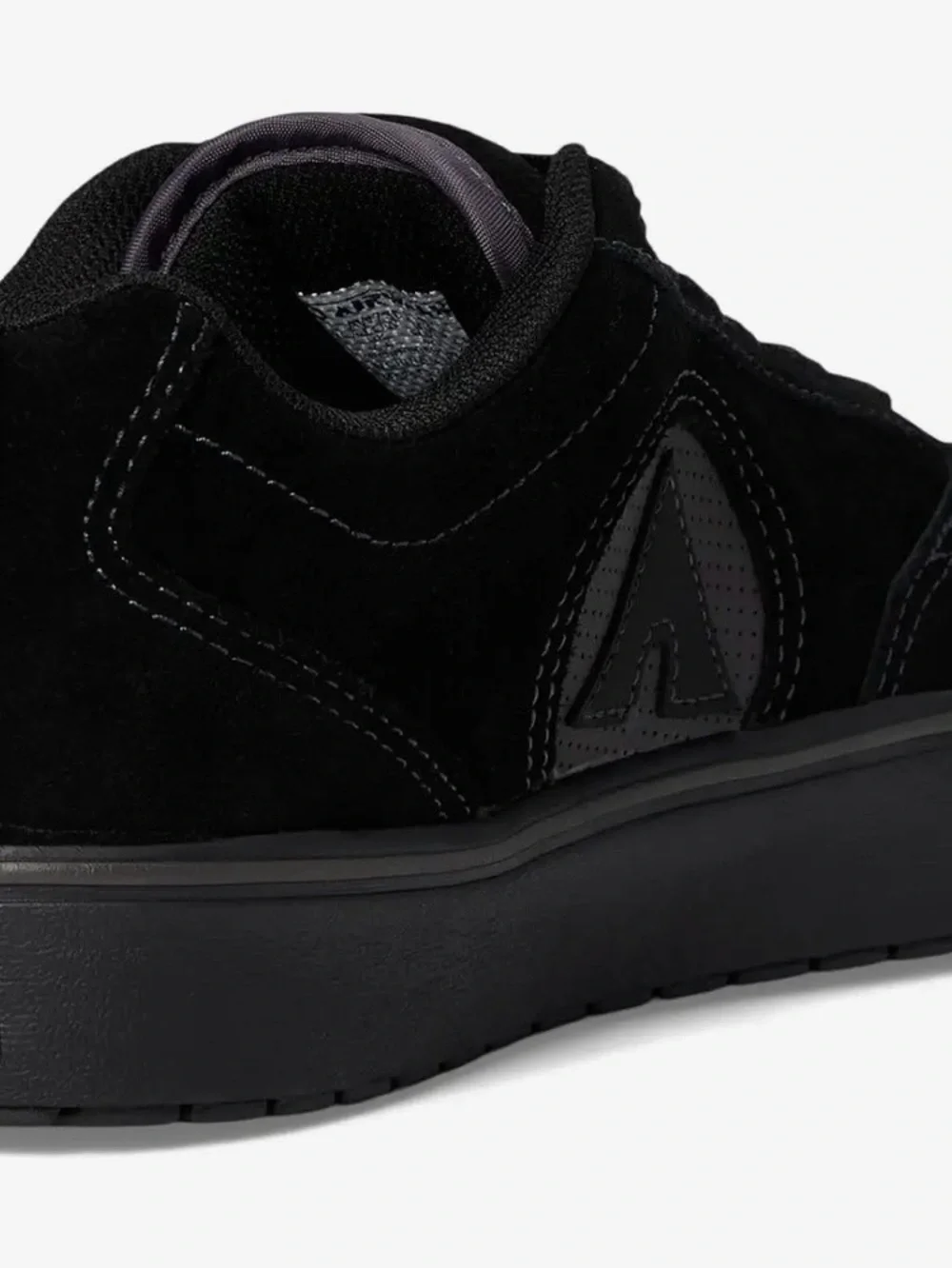 Airwalk sleek black